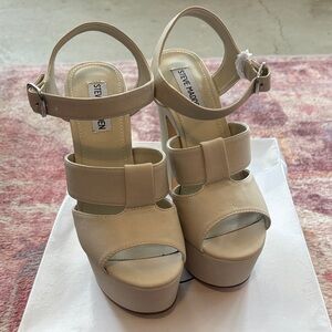 Steve Madden cream Platform Heels